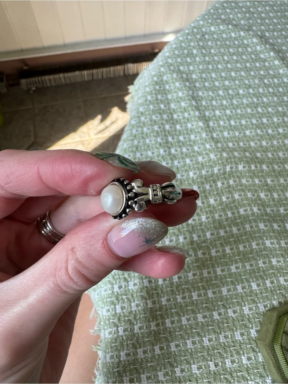 Vintage-Inspired White Mother-of-Pearl Sterling Ring